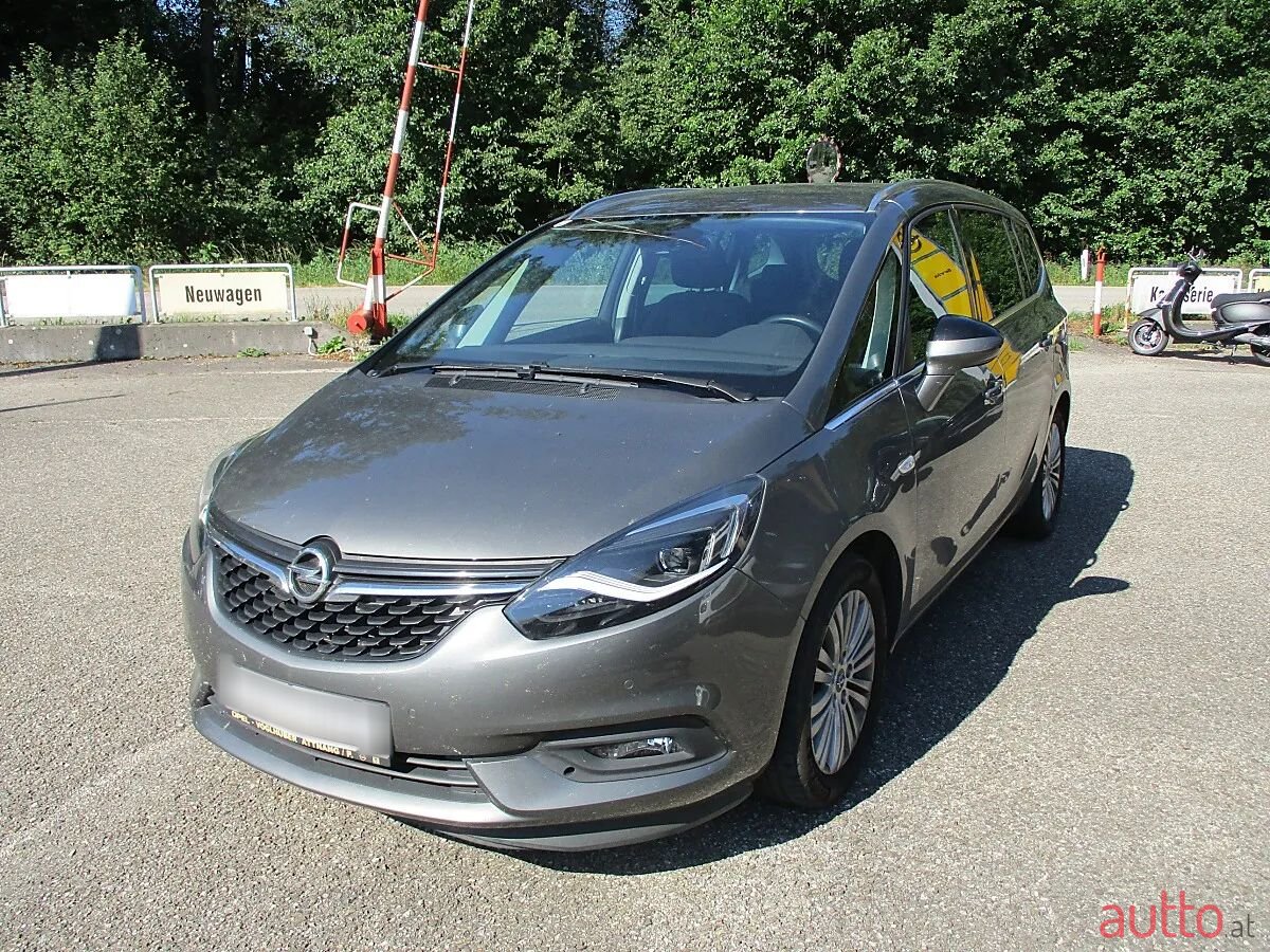 2017' Opel Zafira photo #4