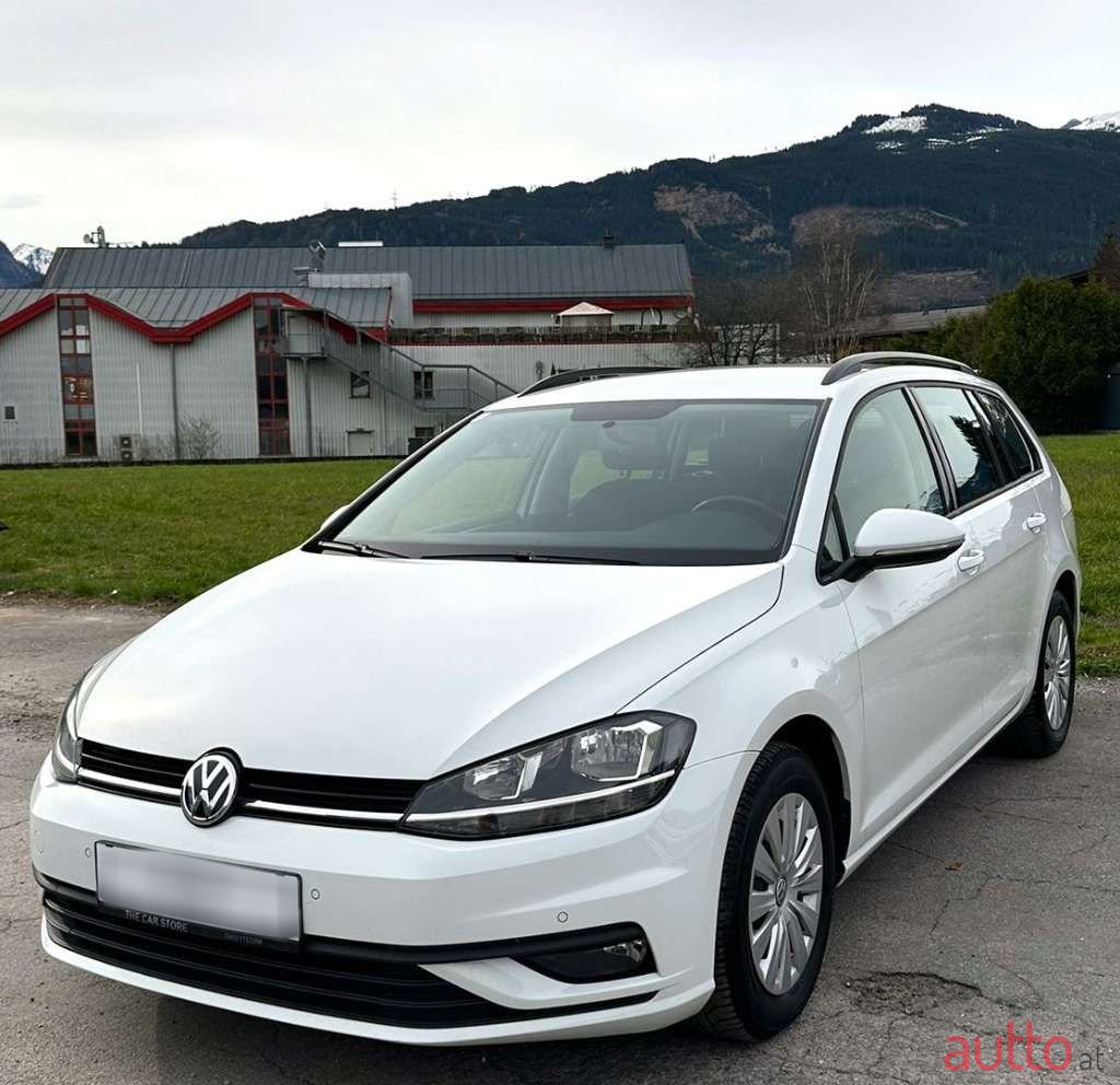 2019' Volkswagen Golf photo #1