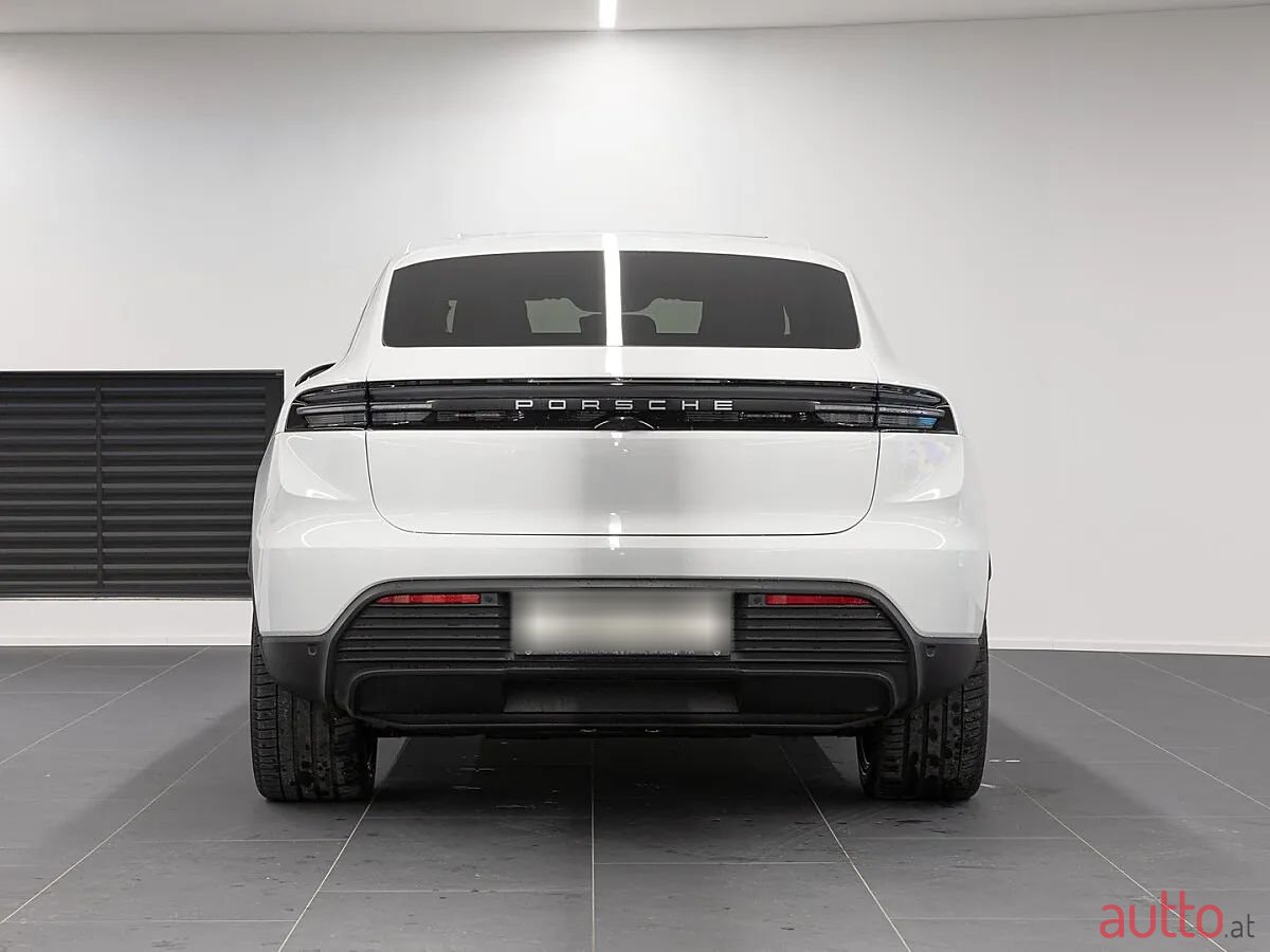2024' Porsche Macan photo #6