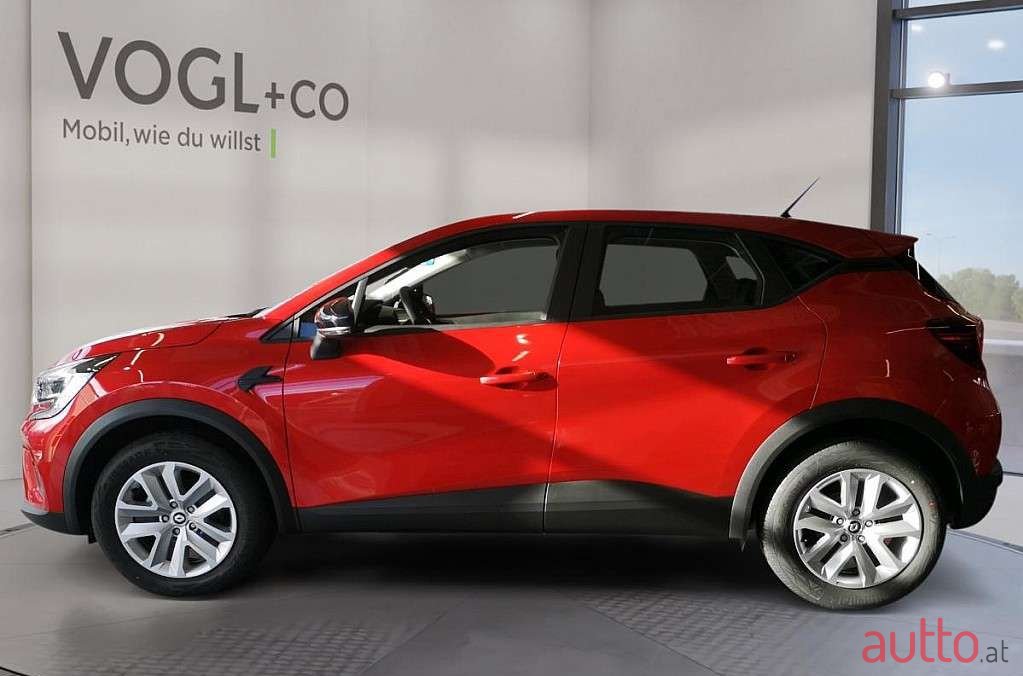 2023' Renault Captur photo #2