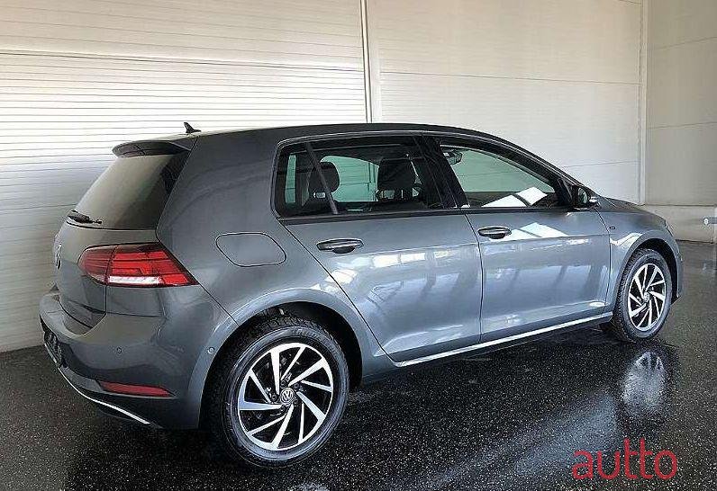 2019' Volkswagen Golf photo #1