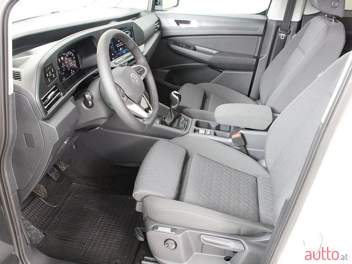 2024' Volkswagen Caddy photo #3