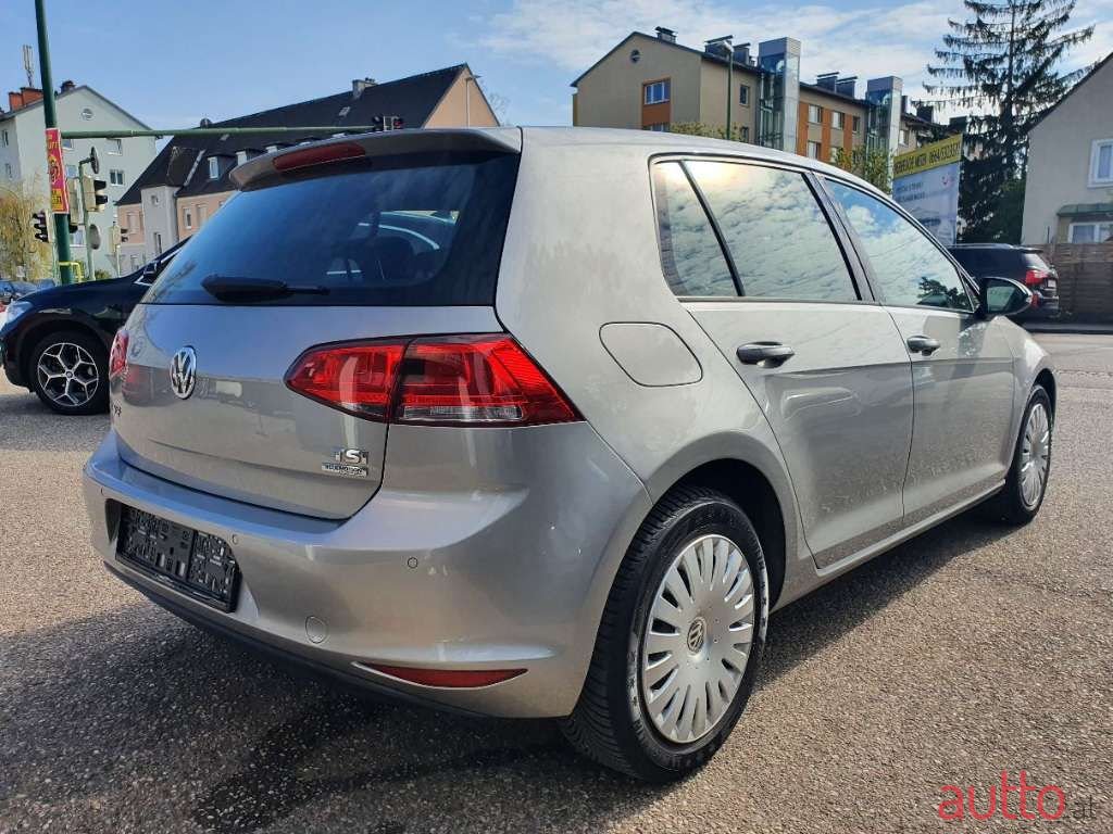 2014' Volkswagen Golf photo #3