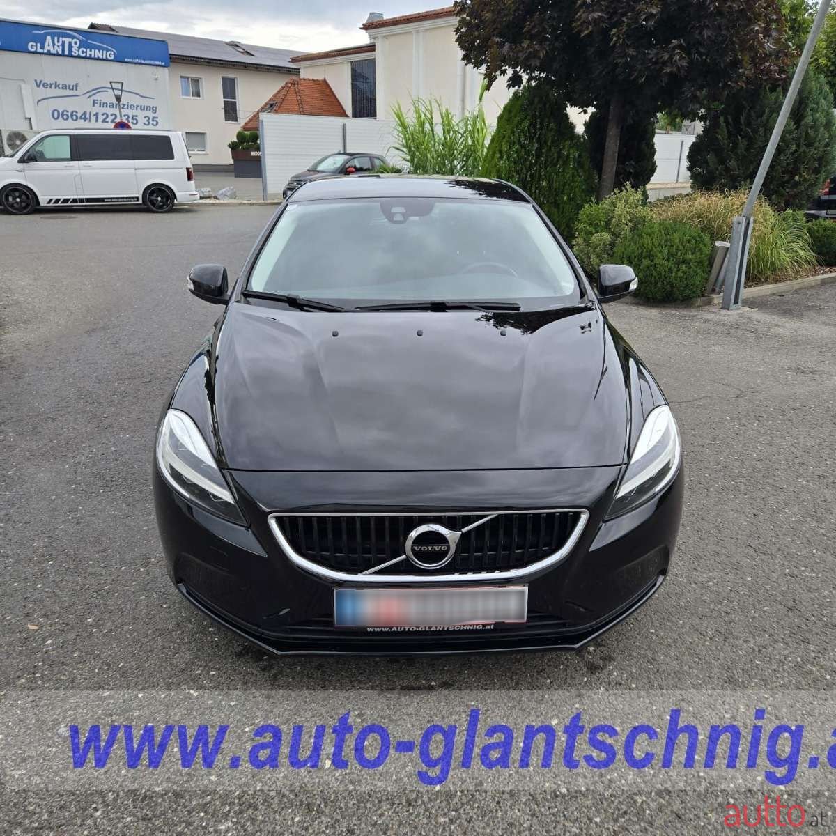 2017' Volvo V40 photo #6