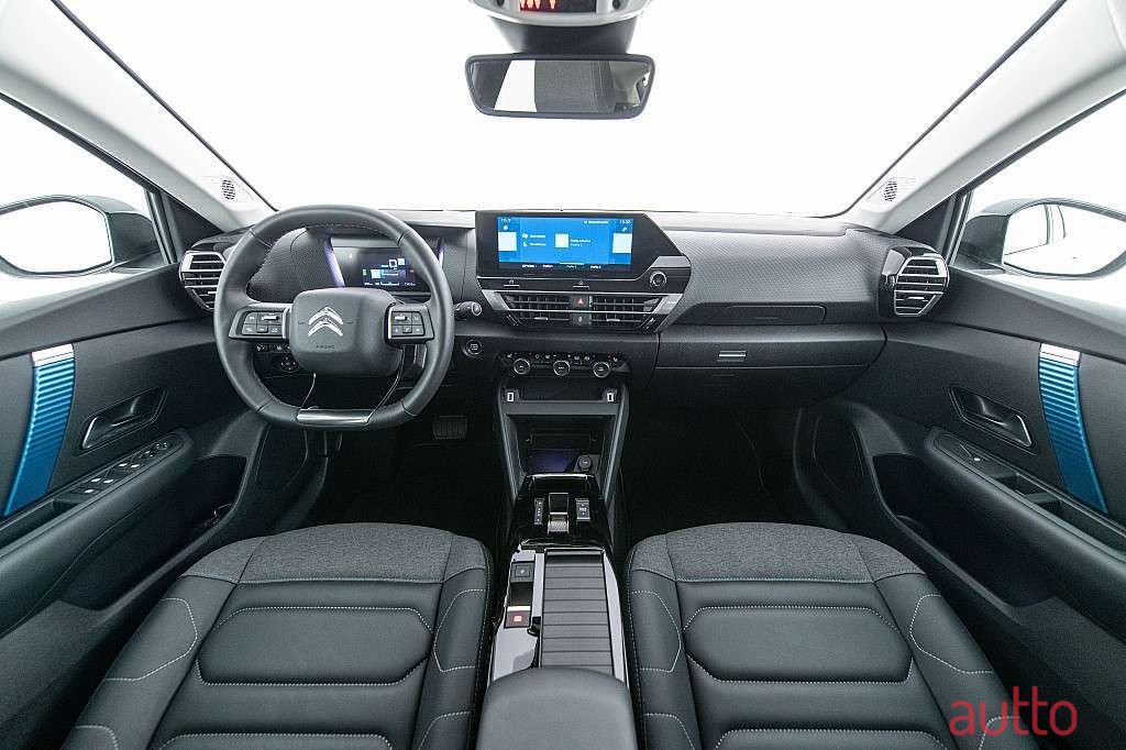 2022' Citroen C4 photo #4