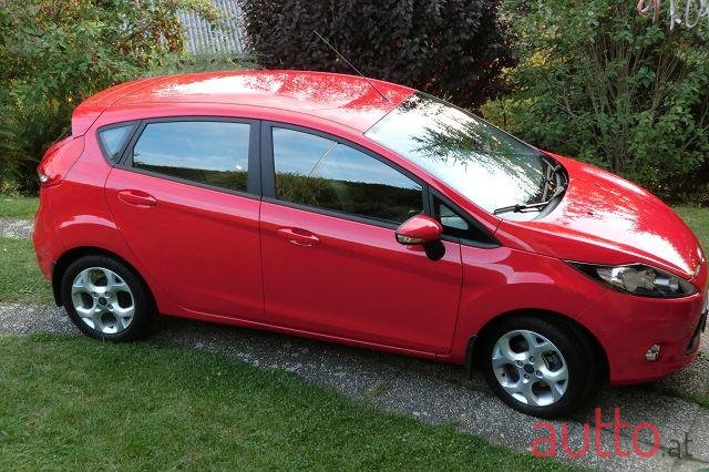 2012' Ford Fiesta photo #1