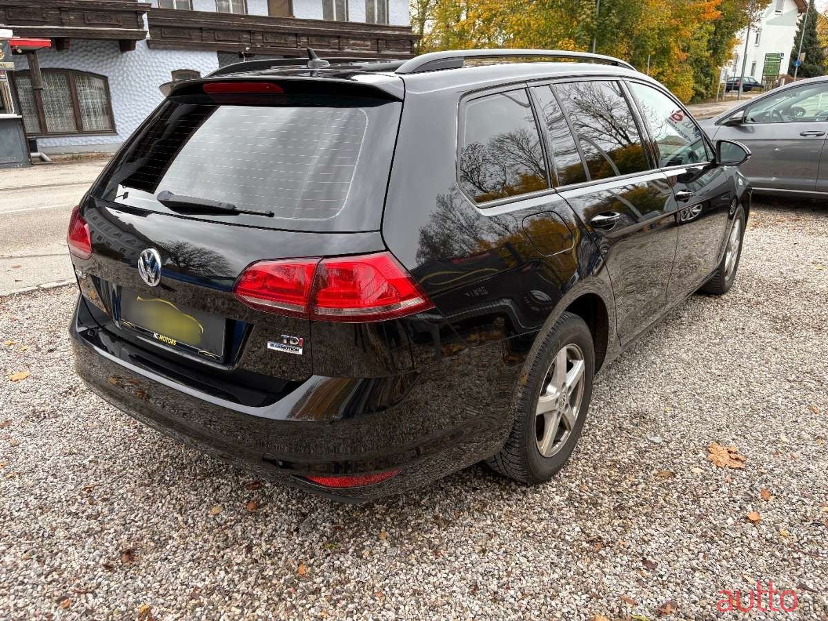 2017' Volkswagen Golf photo #5