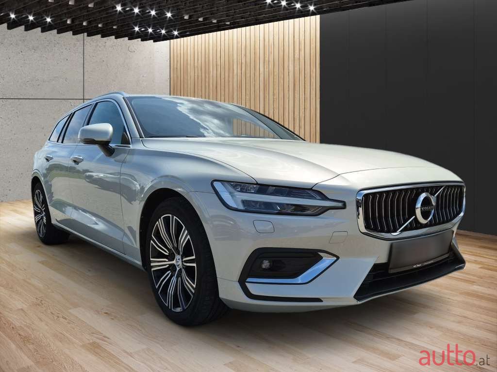 2019' Volvo V60 photo #2