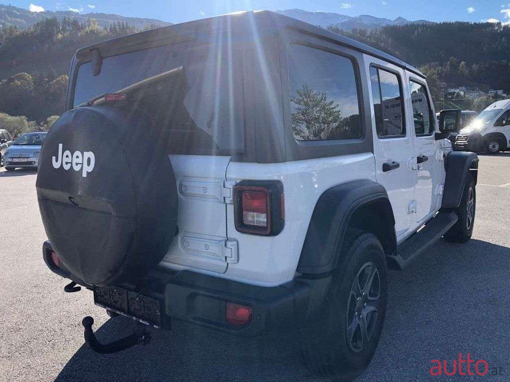 2019' Jeep Wrangler photo #6