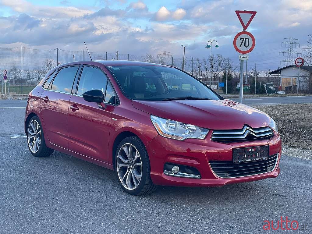 2011' Citroen C4 photo #1