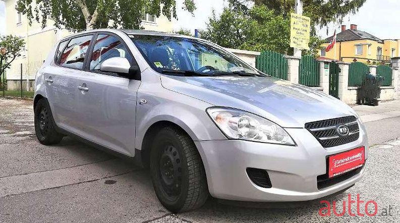 2008' Kia Ceed photo #2