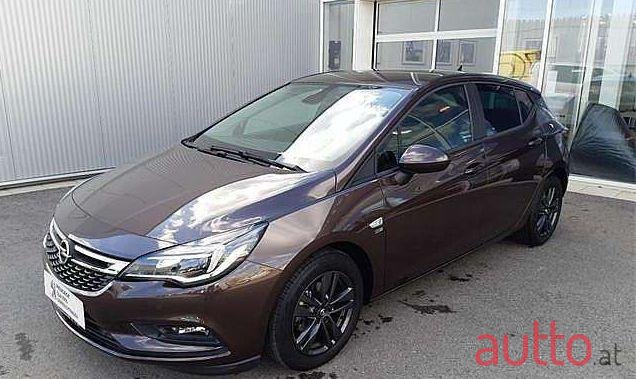 2019' Opel Astra photo #1