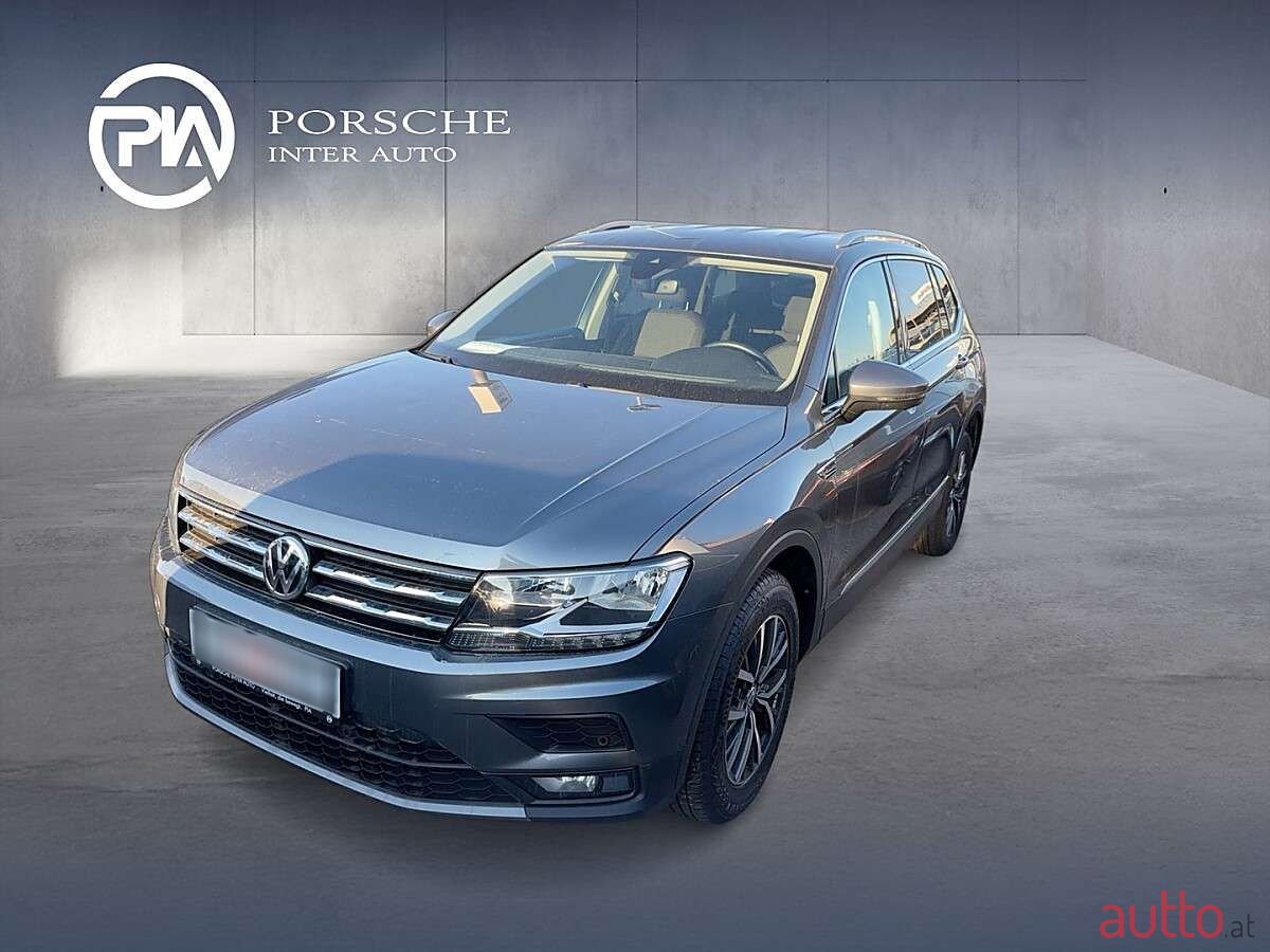 2019' Volkswagen Tiguan photo #1