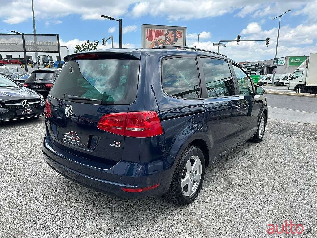 2013' Volkswagen Sharan photo #5