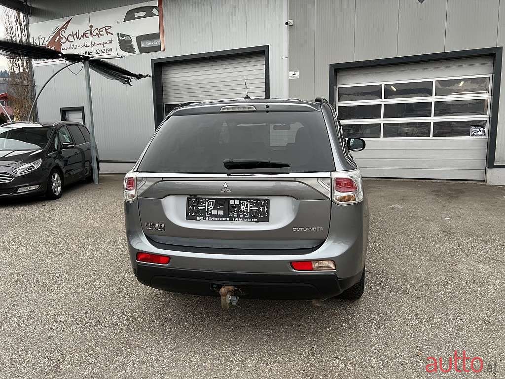 2013' Mitsubishi Outlander photo #4