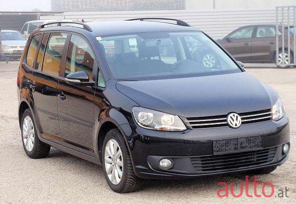 2014' Volkswagen Touran photo #1