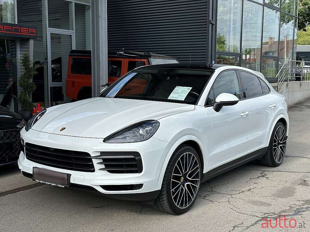 2020' Porsche Cayenne photo #1