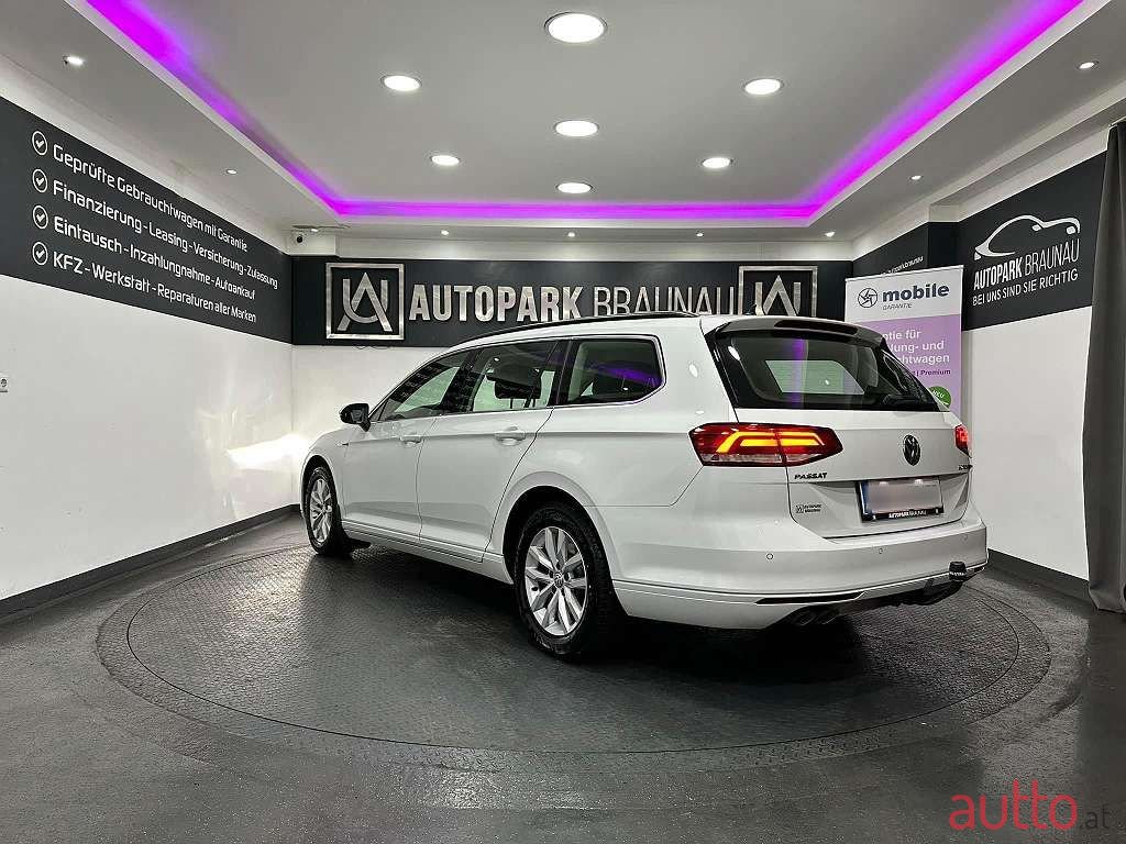 2016' Volkswagen Passat photo #4