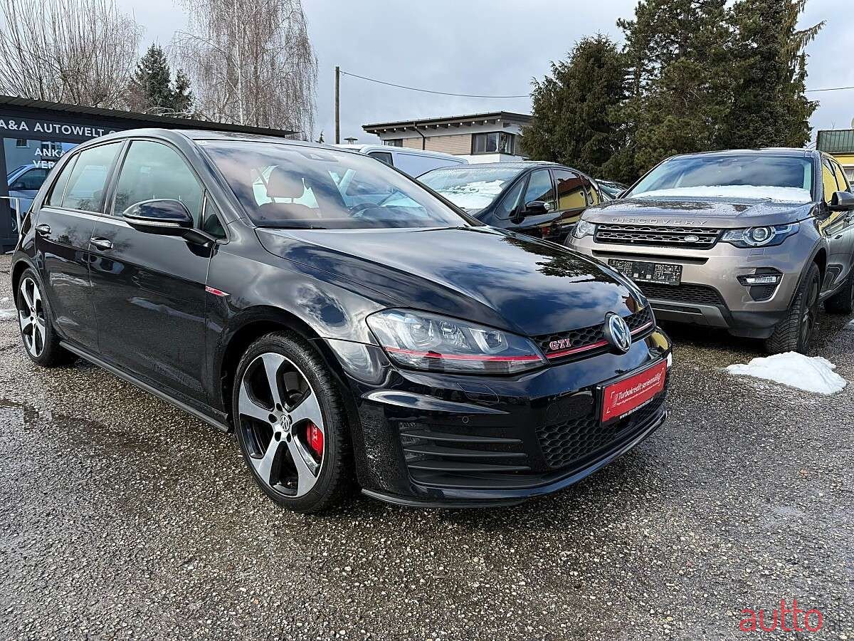 2013' Volkswagen Golf photo #1