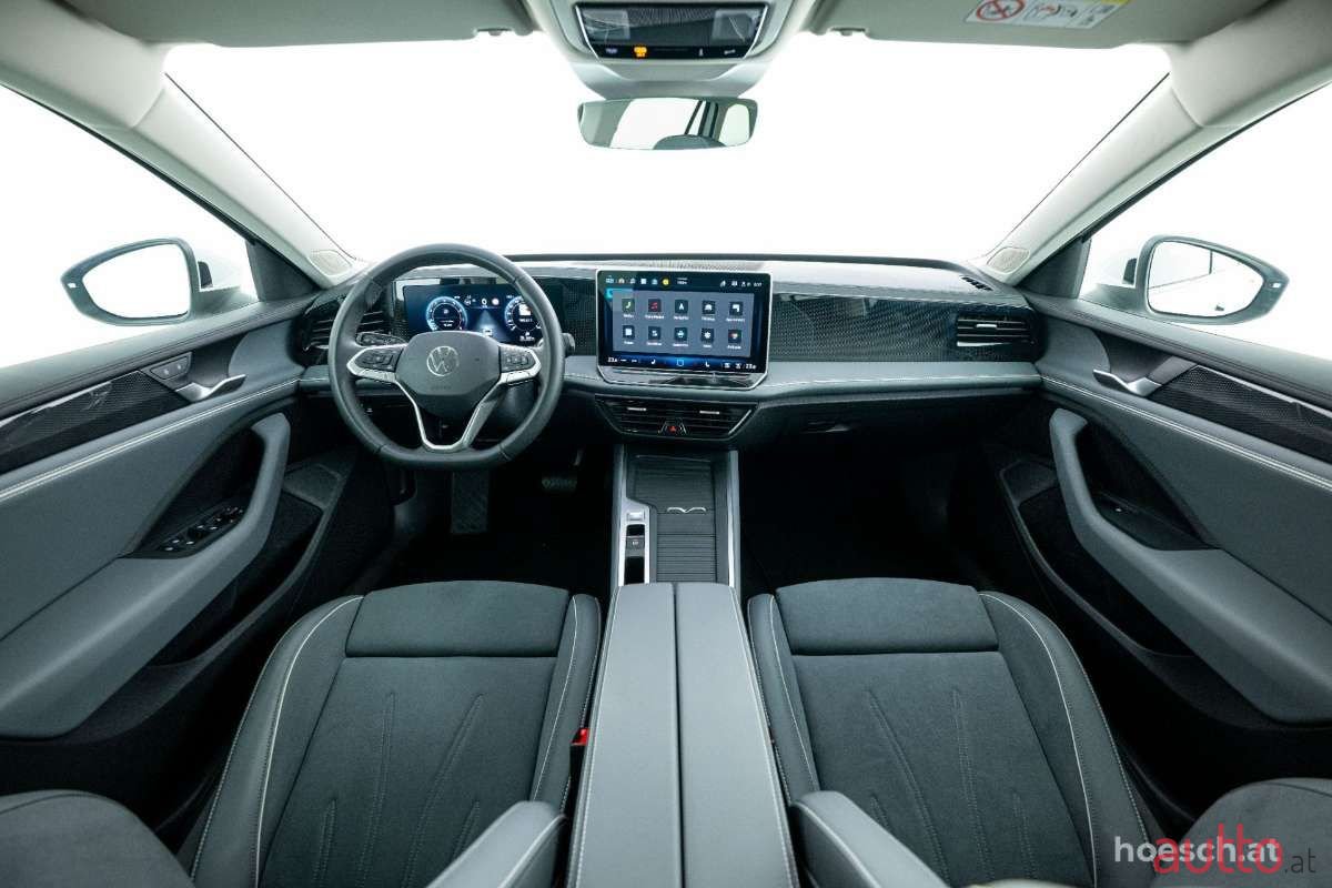 2024' Volkswagen Passat photo #5