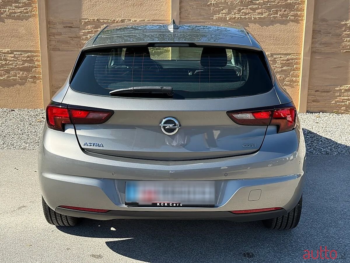 2017' Opel Astra photo #4
