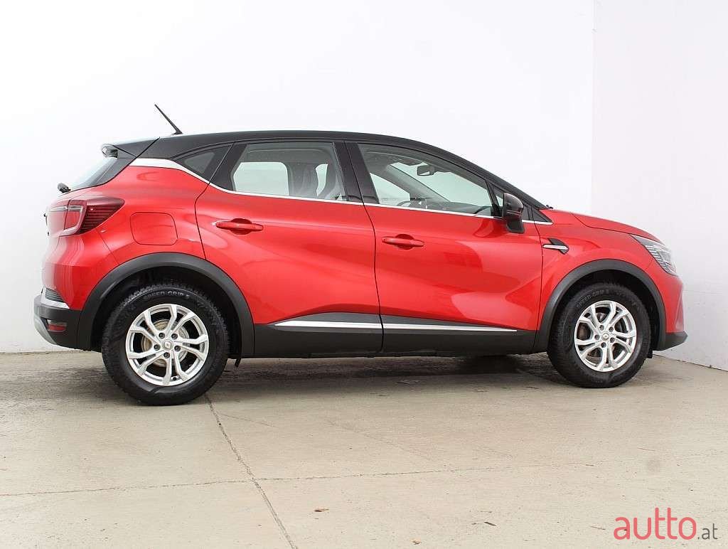 2021' Renault Captur photo #3