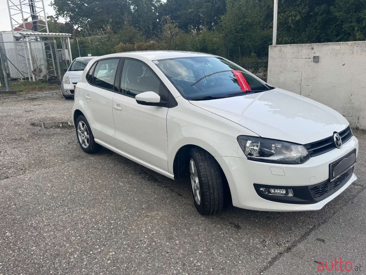 2010' Volkswagen Polo photo #3