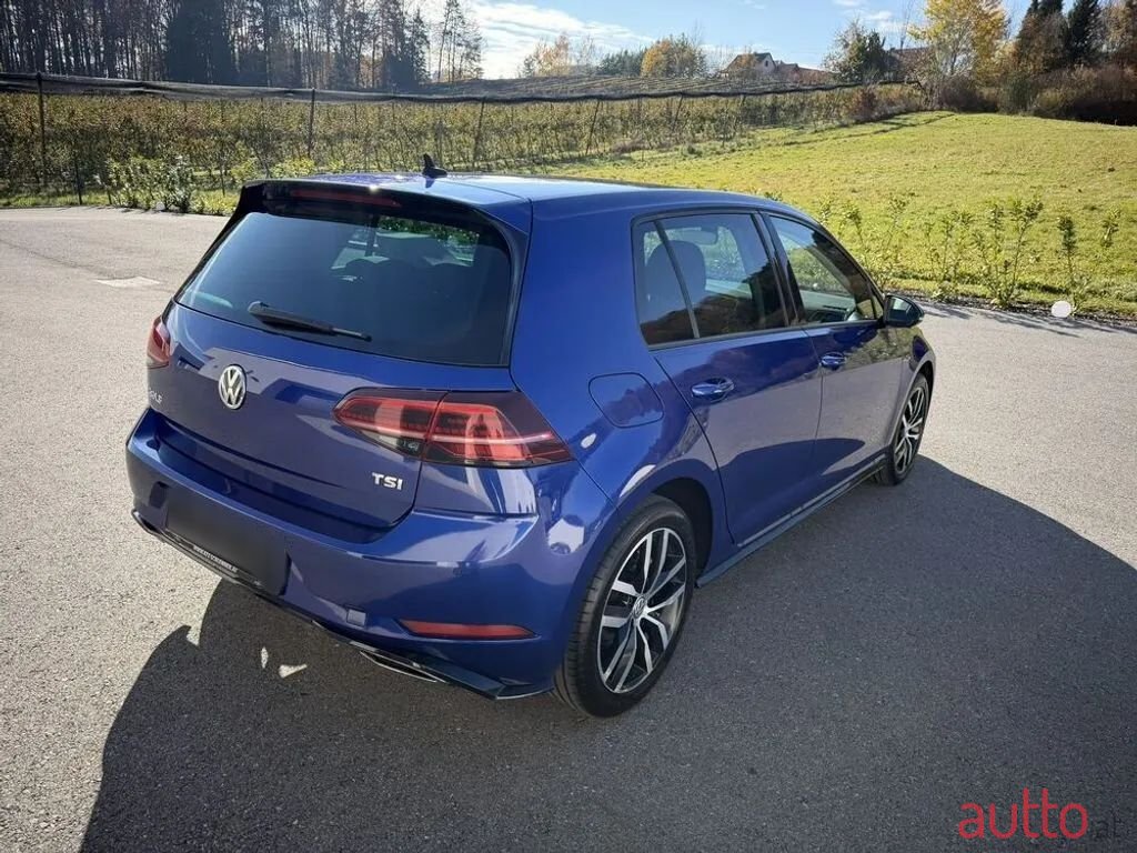 2017' Volkswagen Golf photo #6
