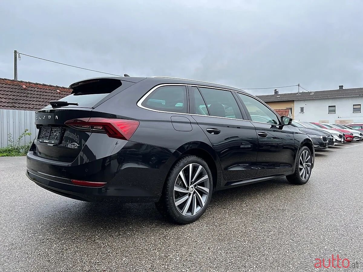 2023' Skoda Octavia photo #3