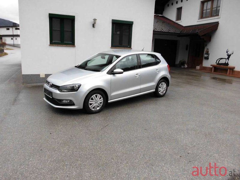 2016' Volkswagen Polo photo #2