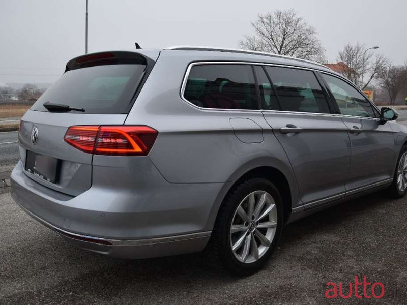 2019' Volkswagen Passat photo #6