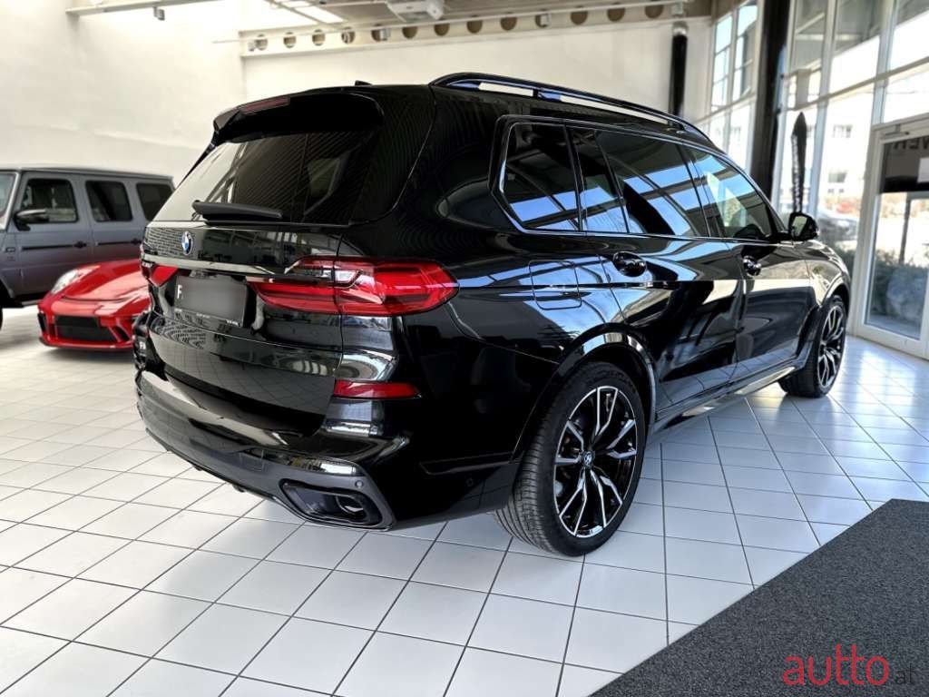 2021' BMW X7 photo #3