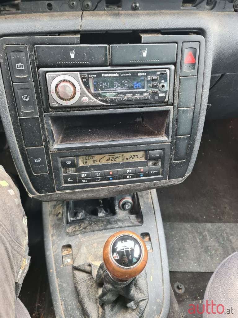 2004' SEAT Alhambra photo #2