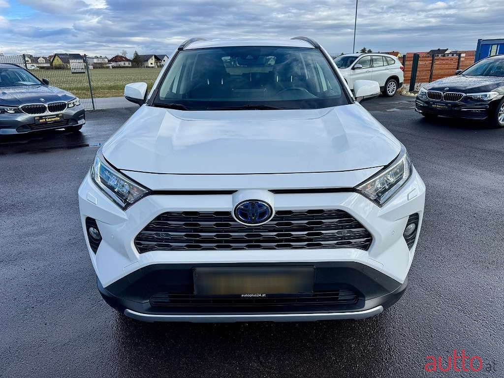2021' Toyota RAV4 photo #2