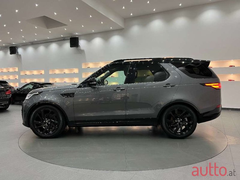 2018' Land Rover Discovery photo #2