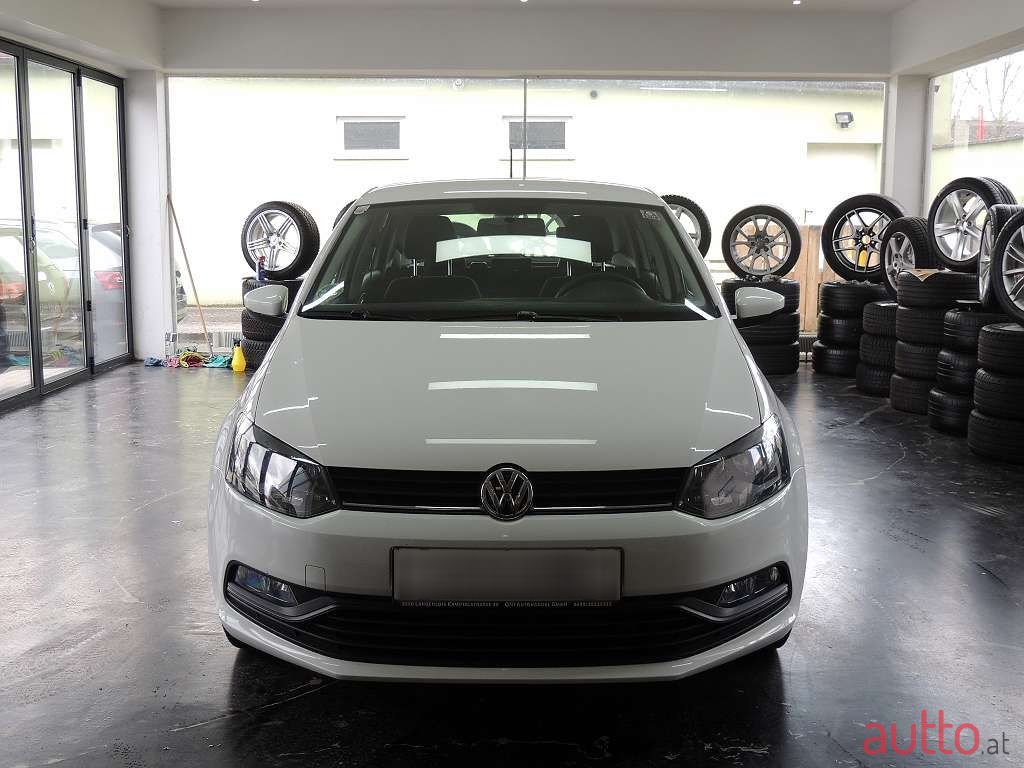 2017' Volkswagen Polo photo #3