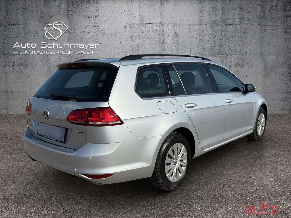 2015' Volkswagen Golf photo #5