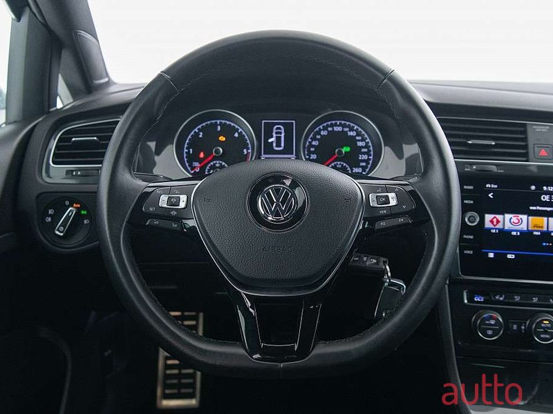 2019' Volkswagen Golf photo #5