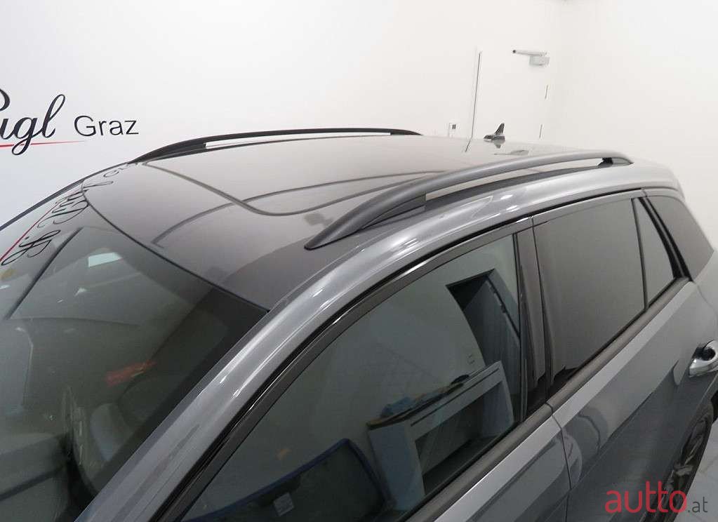 2023' Volkswagen T-Roc photo #4