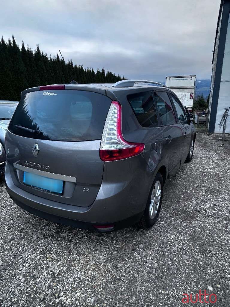 2016' Renault Scenic photo #5
