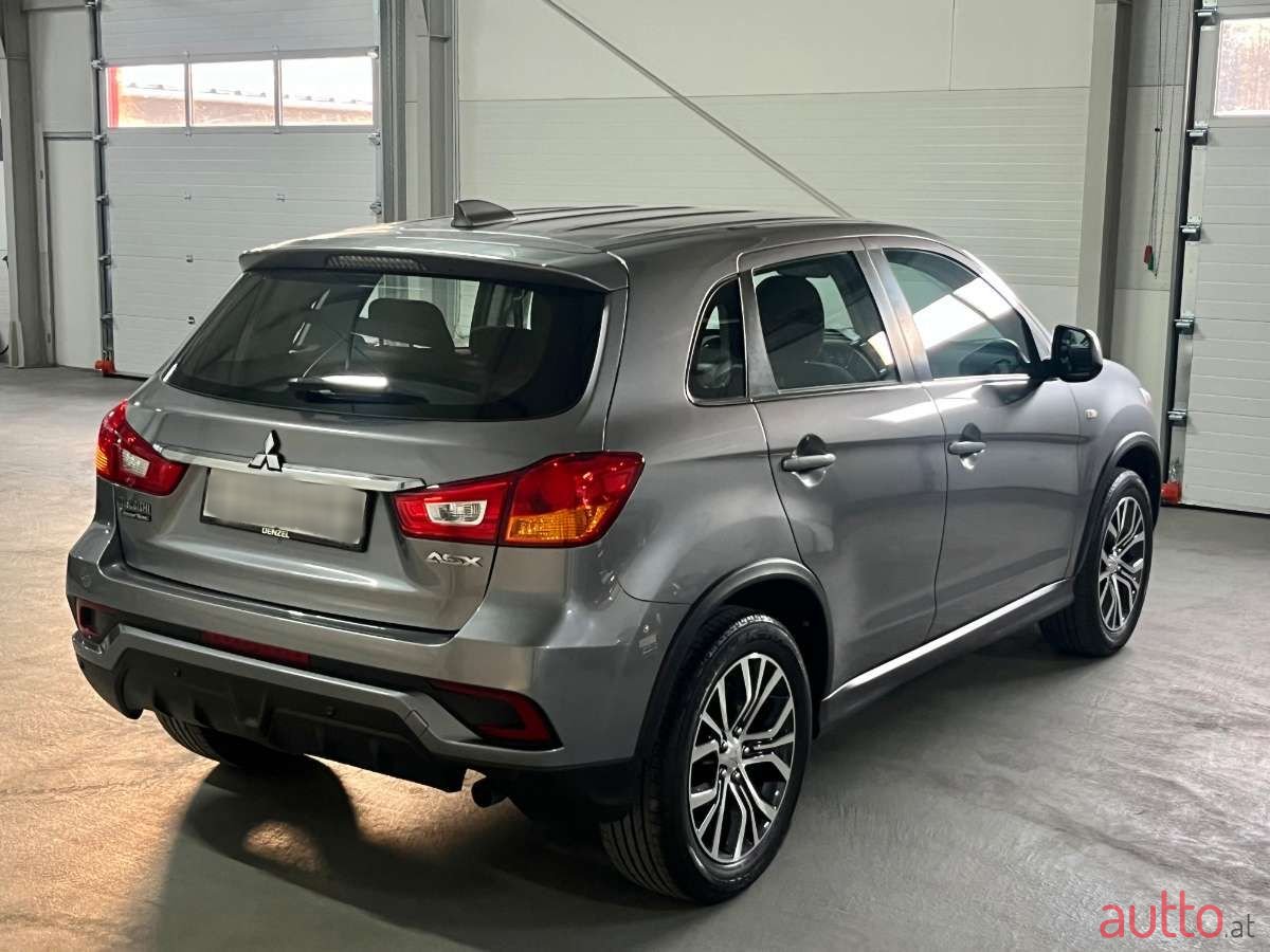 2019' Mitsubishi ASX photo #6