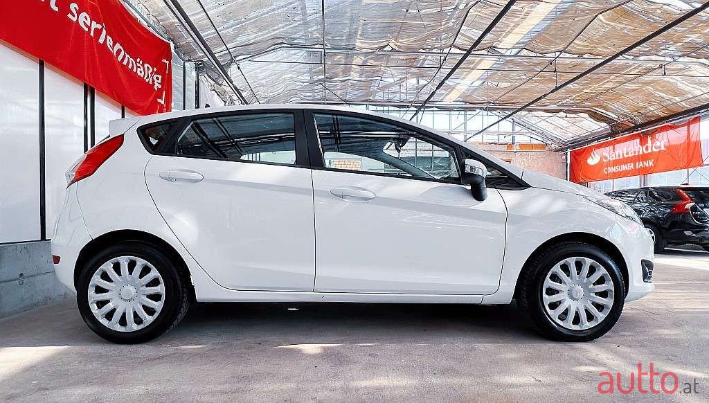 2016' Ford Fiesta photo #5