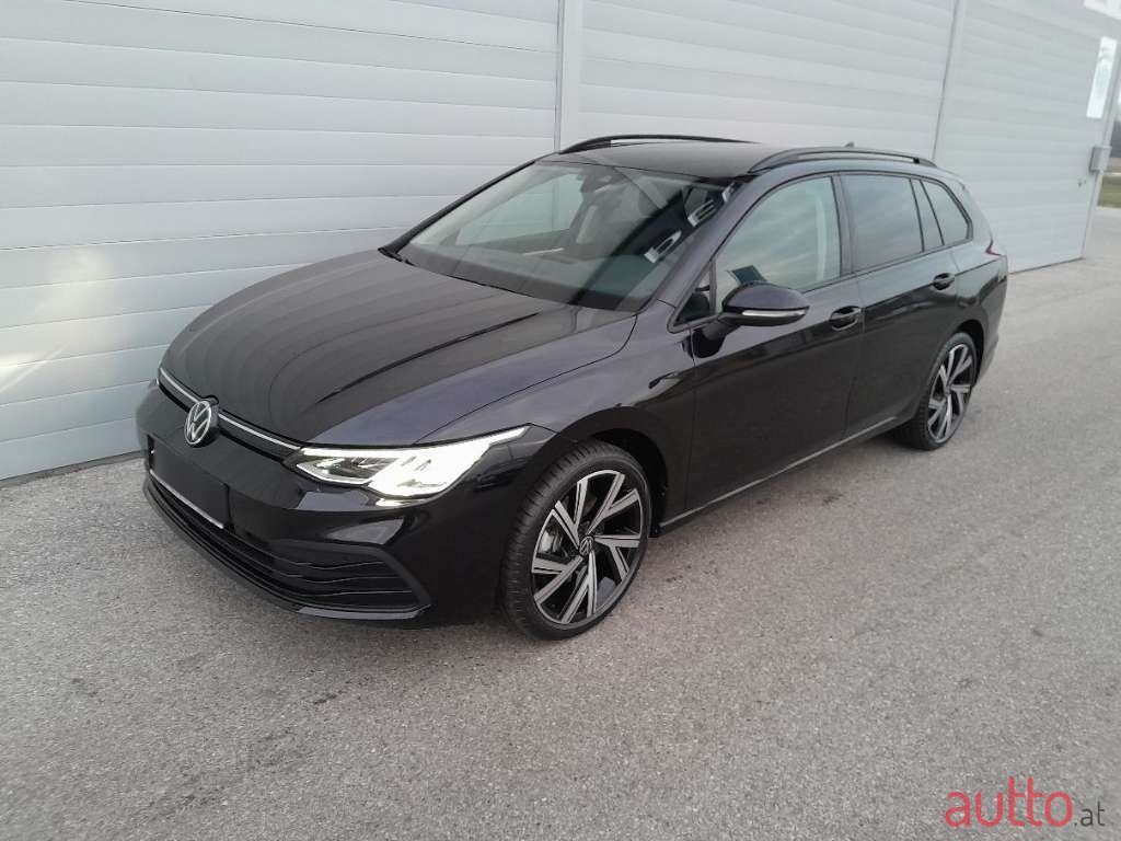 2023' Volkswagen Golf photo #1