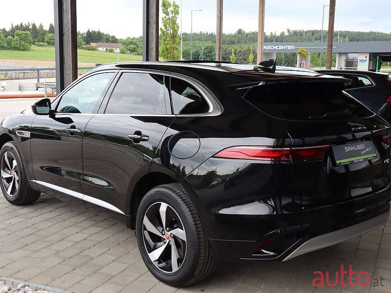 2022' Jaguar F-Pace photo #3