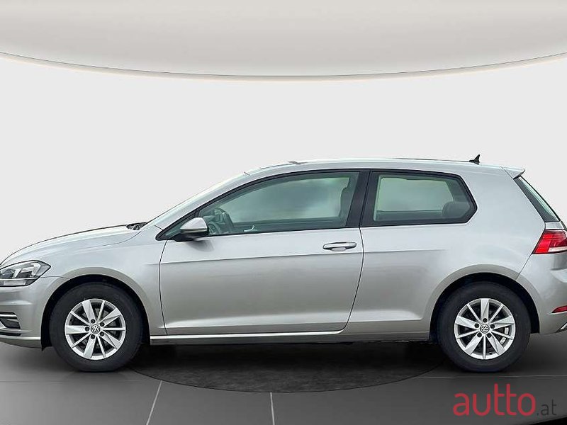 2017' Volkswagen Golf photo #5