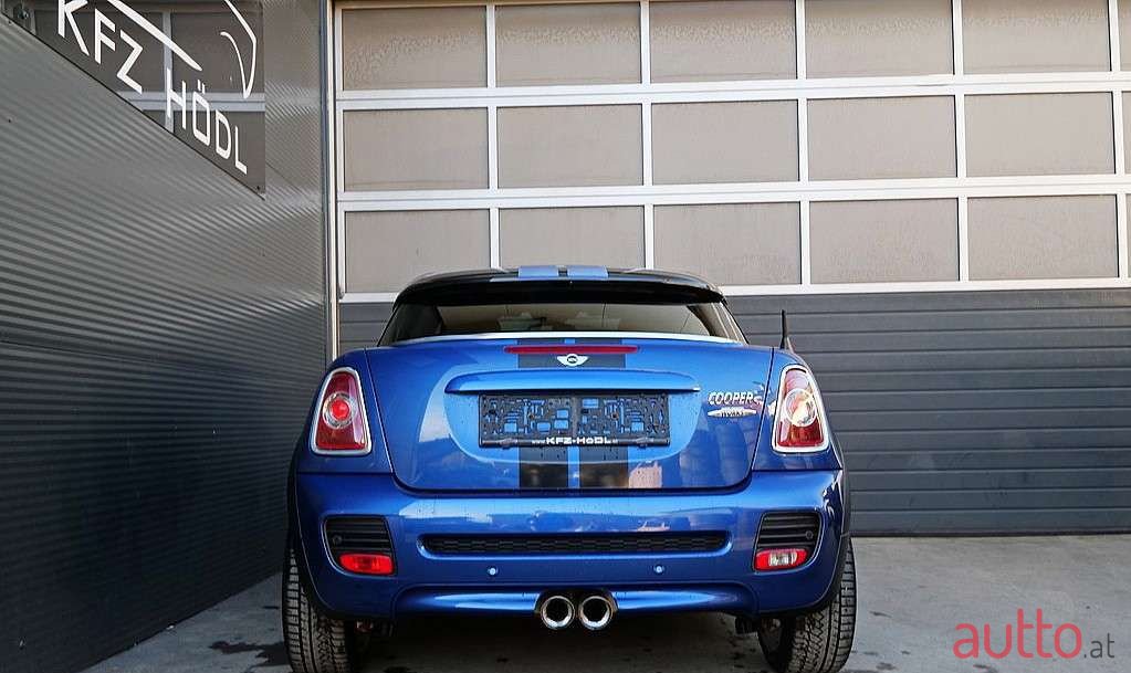 2011' MINI Coupé photo #3