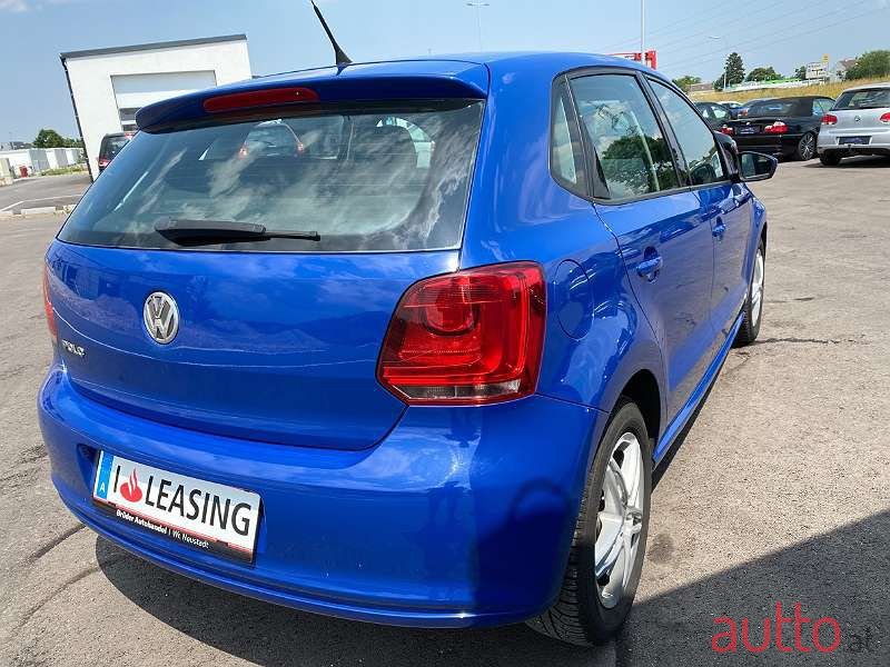 2009' Volkswagen Polo photo #4