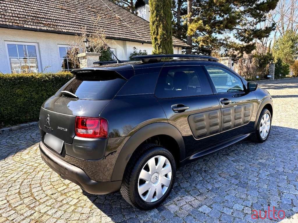 2017' Citroen C4 Cactus photo #4