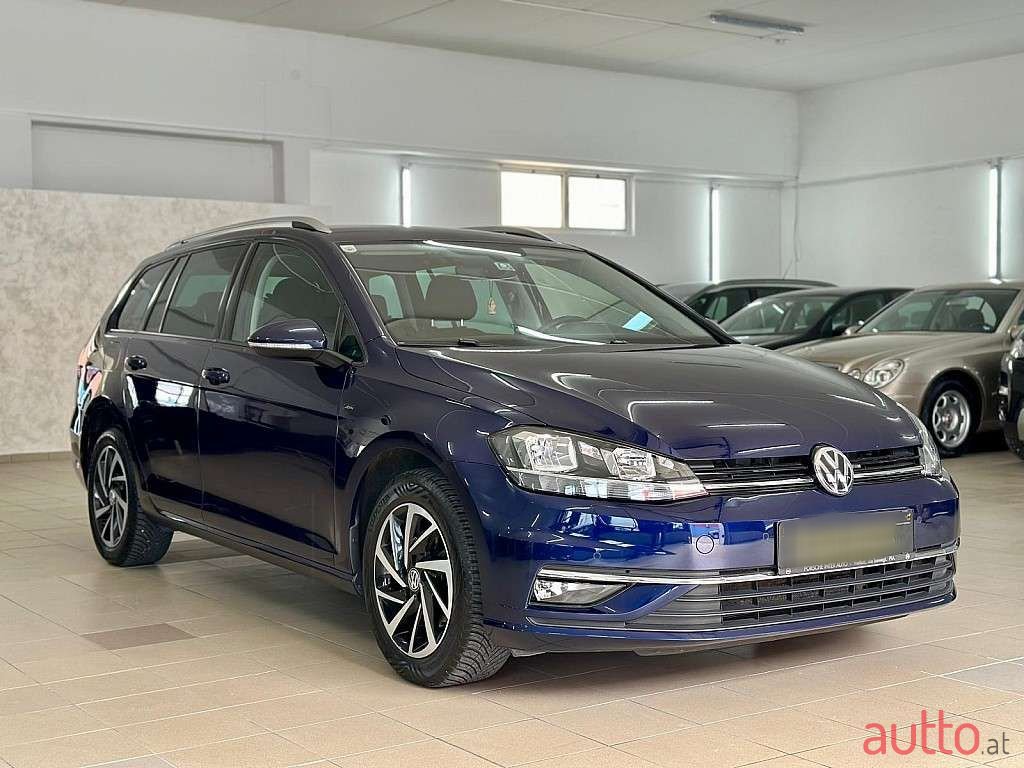 2018' Volkswagen Golf photo #1