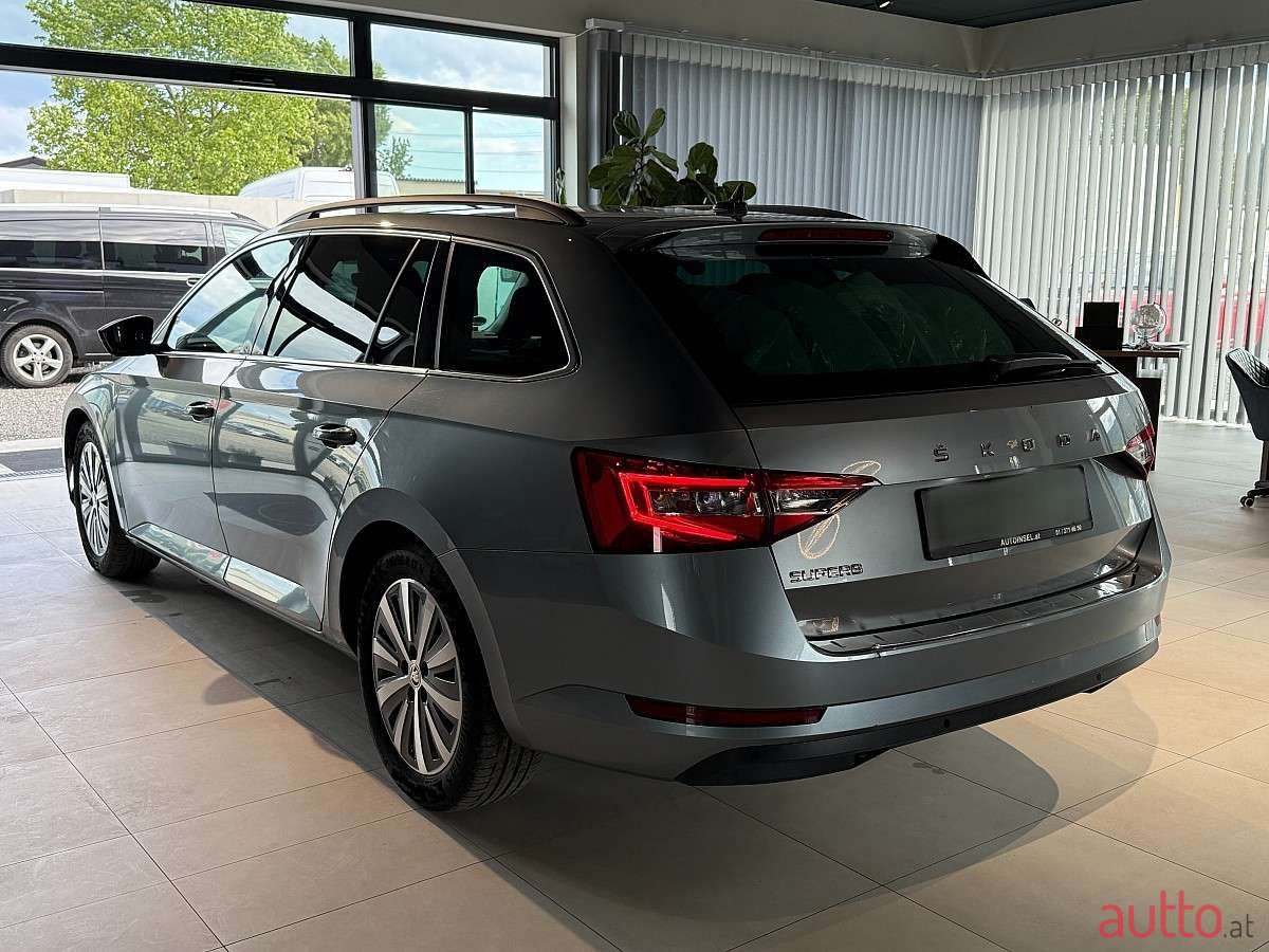 2020' Skoda Superb photo #3